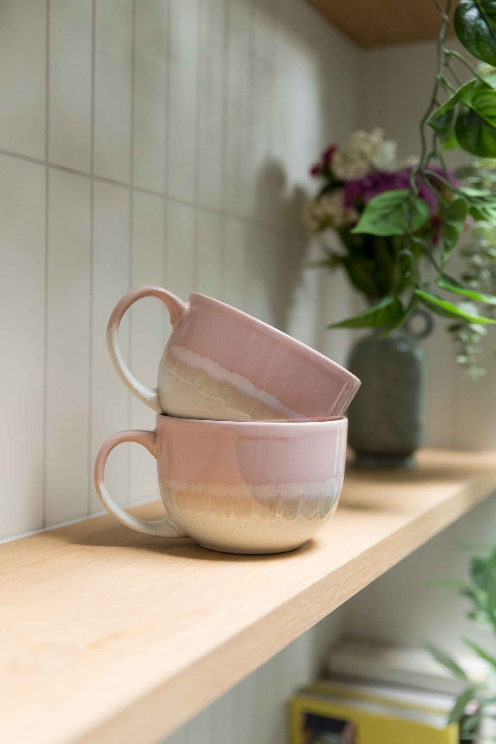 Scandi Home Aurelia Large Ceramic Coffee Mugs, Set of 2, 720ml, Pink Reactive Glaze | Upper Street Home Scandi Home Aurelia Large Ceramic Coffee Mugs, Set of 2, 720ml, Pink Reactive Glaze - Image 2